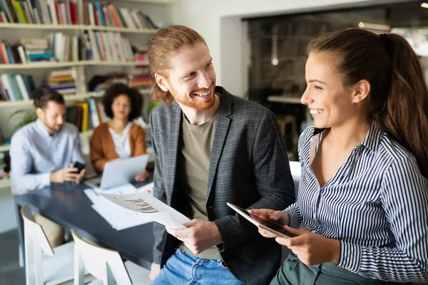 Porträt Von Architekten Geschäftsleuten Gespräch Büro — Stockfoto