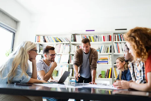 Grupper Fremgangsrike Forretningsfolk Designere Arkitekter Moderne Kontor – stockfoto