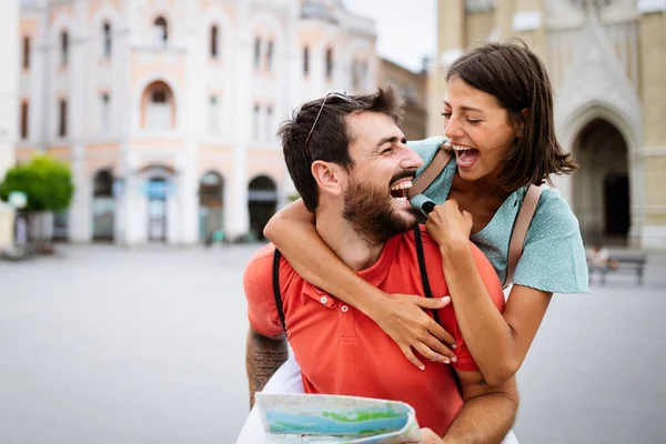 Liburan Musim Panas Kencan Cinta Dan Konsep Pariwisata Senyum Pasangan — Stok Foto