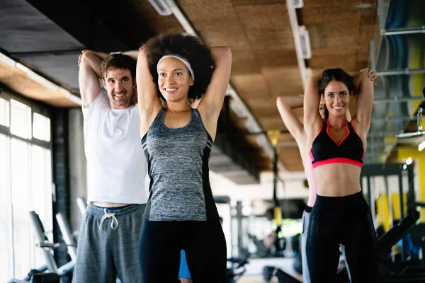 Diversidad Grupo Personas Entrenando Gimnasio Entrenador Deportista Forma Personas Que — Foto de Stock