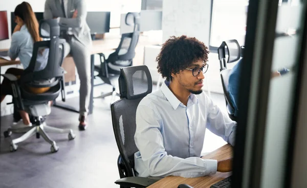 Oficina Con Gente Negocios Empresario Arquitecto Que Trabaja Computadoras — Foto de Stock