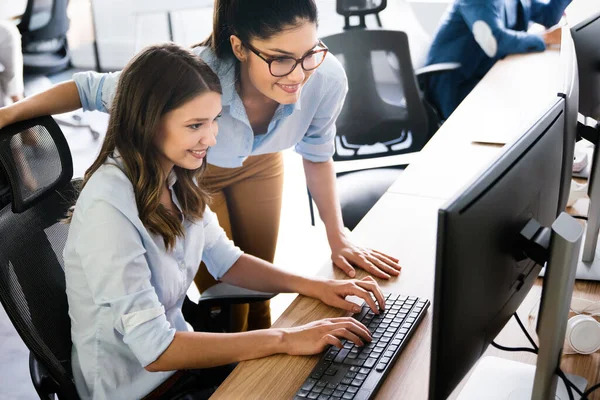 Engenheiros Software Pessoas Trabalhando Projeto Programação Empresa — Fotografia de Stock