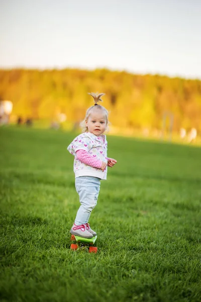 Funny Baby Skate Park Sunny — Zdjęcie stockowe