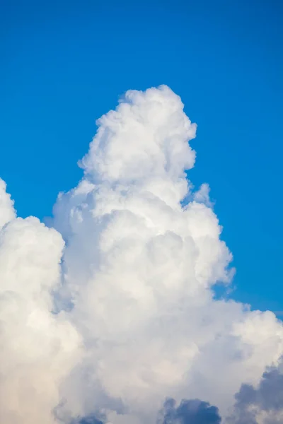 Langit Biru Dan Awan Putih Pada Hari Waktu Untuk Penggunaan — Stok Foto