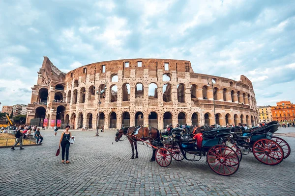 Roma, İtalya - 22.06.2018: Roma, İtalya, Colosseum. Roma Colosseum ana seyahat konumlar biridir.