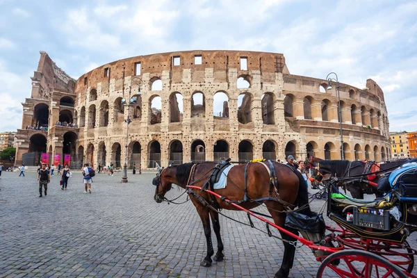 Roma, İtalya - 22.06.2018: Roma, İtalya, Colosseum. Roma Colosseum ana seyahat konumlar biridir.