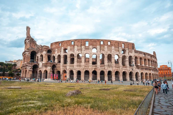Roma, İtalya - 22.06.2018: Roma, İtalya, Colosseum. Roma Colosseum ana seyahat konumlar biridir.
