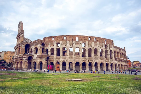 Roma, İtalya - 22.06.2018: Roma, İtalya, Colosseum. Roma Colosseum ana seyahat konumlar biridir.