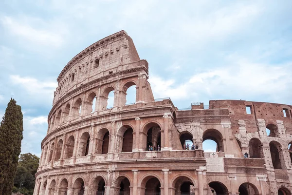 Roma, İtalya - 22.06.2018: Roma, İtalya, Colosseum. Roma Colosseum ana seyahat konumlar biridir.