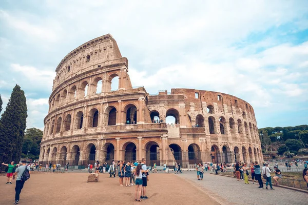 Roma, İtalya - 22.06.2018: Roma, İtalya, Colosseum. Roma Colosseum ana seyahat konumlar biridir.