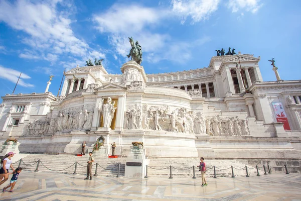 Rome, İtalya - 22.06.2018: Venedik Meydanı Roma ve Victor Emmanuel anıt.