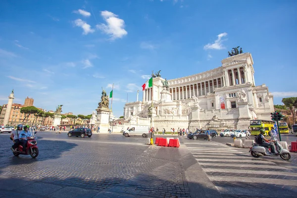 Rome, İtalya - 22.06.2018: Venedik Meydanı Roma ve Victor Emmanuel anıt.