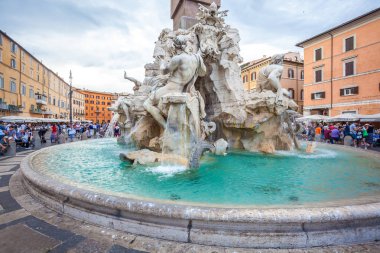 Rome, İtalya - 23.06.2018: Piazza Navona, Roma, ünlü çeşmesinin en güzel kareler.