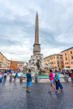Rome, İtalya - 23.06.2018: Piazza Navona, Roma, ünlü çeşmesinin en güzel kareler.