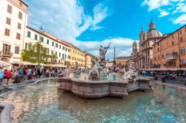 Rome, İtalya - 23.06.2018: Piazza Navona, Roma, ünlü çeşmesinin en güzel kareler.
