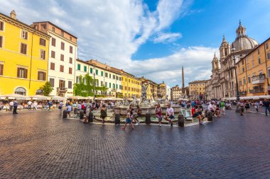 Rome, İtalya - 23.06.2018: Piazza Navona, Roma, ünlü çeşmesinin en güzel kareler.