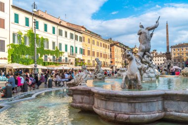 Rome, İtalya - 23.06.2018: Piazza Navona, Roma, ünlü çeşmesinin en güzel kareler.