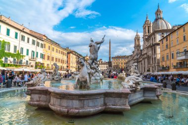 Rome, İtalya - 23.06.2018: Piazza Navona, Roma, ünlü çeşmesinin en güzel kareler.