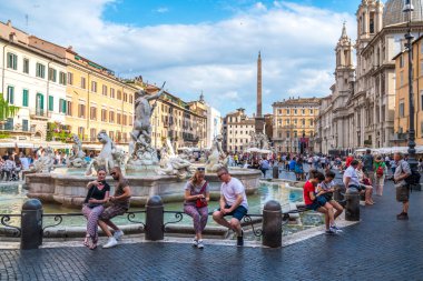Rome, İtalya - 23.06.2018: Piazza Navona, Roma, ünlü çeşmesinin en güzel kareler.
