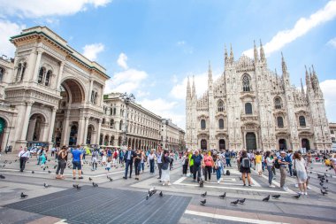 Milan, İtalya - 25.06.2018: Katedral kilise, Lombardiya'daki Milano, Kuzey İtalya Milano Katedrali'ne olan.
