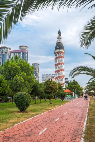 Batumi Adjara Georgia 2018 Antigua Torre Casa Residencial Rascacielos Moderna — Foto de Stock