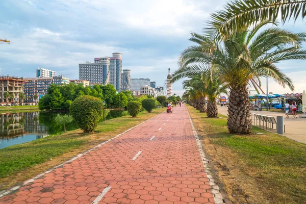 Batumi Adjara Georgia 2018 Antigua Torre Casa Residencial Rascacielos Moderna — Foto de Stock