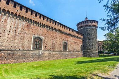 Sforza Kalesi (Castello Sforzesco) bir kalesidir, Milano, İtalya.