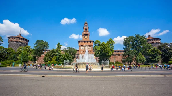 Milano Italien 2018 Sforza Slottet Castello Sforzesco Och Fontän Framför — Stockfoto