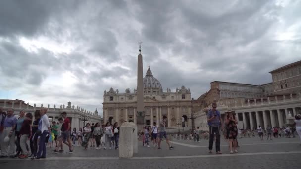 Roma Italia 2018 Gente Visita Catedral San Pedro Iglesia San — Vídeo de stock