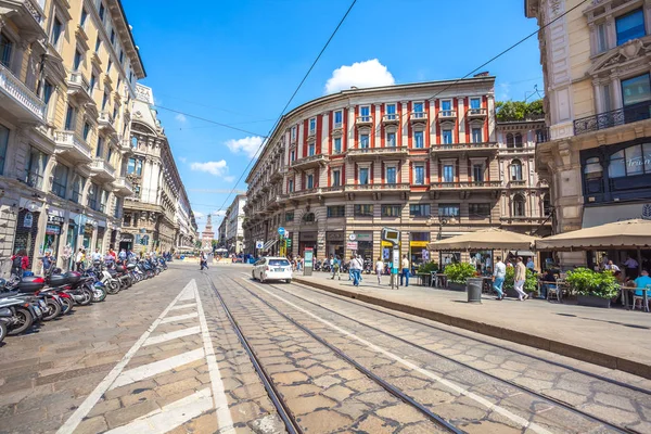 Mediolan Włochy 2018 Dante Street Centrum Miasta Milan — Zdjęcie stockowe