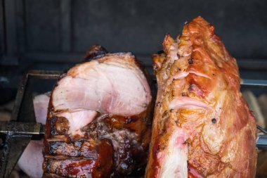 domuzun bacak ızgara, kızartma, Prag.