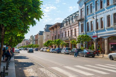 Tbilisi, Gürcistan - 30.08.2018: Agmashenebeli Caddesi üzerinde şehir Tbilisi tarihi kesiminde ana caddelerinden görünümdür.