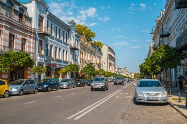 Tbilisi, Gürcistan - 30.08.2018: Agmashenebeli Caddesi üzerinde şehir Tbilisi tarihi kesiminde ana caddelerinden görünümdür.