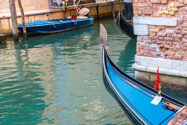 Gondole Dans Les Canaux Étroits Venise Italie — Photo