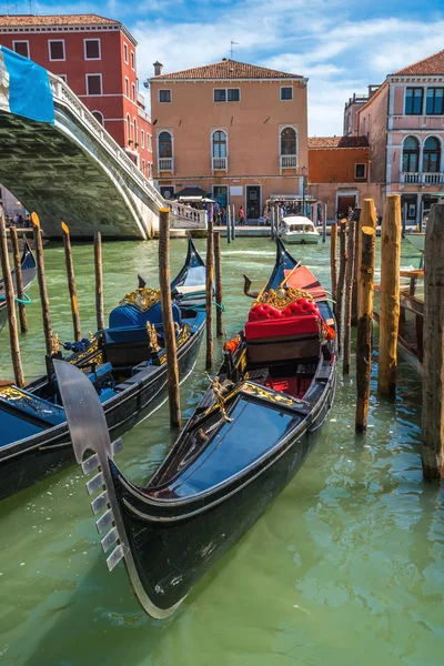 Gondole Dans Les Canaux Étroits Venise Italie — Photo