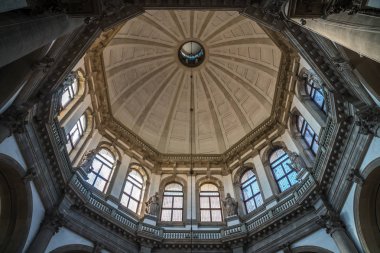 Venice, İtalya - 16.08.2018: İç Basilica di Santa Maria della Salute Punta della Dogana üzerinde.