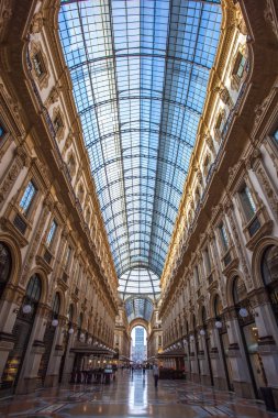 Milan, İtalya - 14.08.2018: Vittorio Emanuele II Galerisi, Meydanı şehir merkezi Milano Duomo, iç.