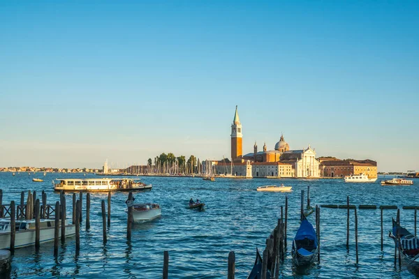 Venecia Italia 2018 Hermosa Vista Laguna Veneciana Góndola Transporte Tradicional — Foto de Stock