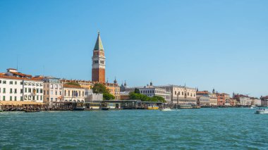 Venice, İtalya - 16.08.2018: Görünüm Doge Sarayı ve Grand canal Venedik'te San Marko Meydanı.
