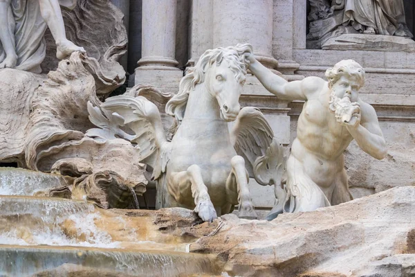Λεπτομέρειες Από Συντριβάνι Του Τρέβι Ρώμη Ιταλία — Φωτογραφία Αρχείου