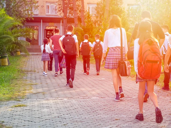 Poti Georgia 2018 Gruppo Ragazzi Che Vanno Scuola Insieme Tornano — Foto Stock