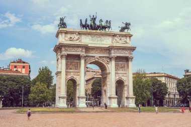 Barış kemer veya kapı Sempione Milano, Sempione Parkı yakınındaki.