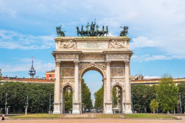 Barış kemer veya kapı Sempione Milano, Sempione Parkı yakınındaki.
