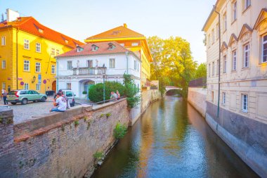 Prague, Çek Cumhuriyeti - 20.08.2018: renkli evler Prag eski şehir.