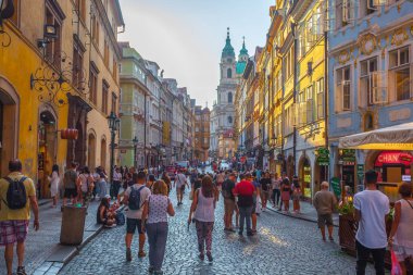 Prague, Çek Cumhuriyeti - 20.08.2018: renkli evler Prag eski şehir.