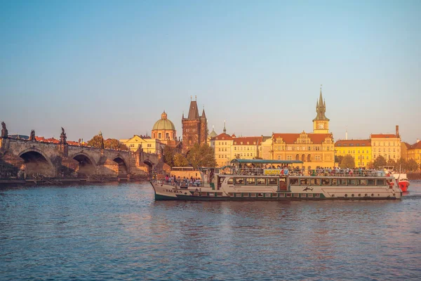 Praha Česká Republika 2018 Karlův Most Vyhlídková Věž Nad Řeku — Stock fotografie