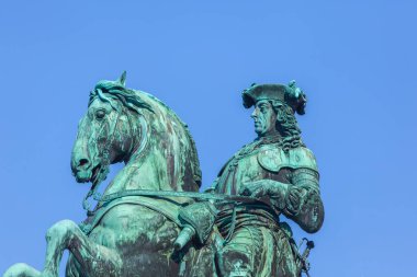 Vienna, Avusturya - 19.08.2018: Heykel, İmparator II. Joseph Hofburg Sarayı Viyana önünde atı ile.