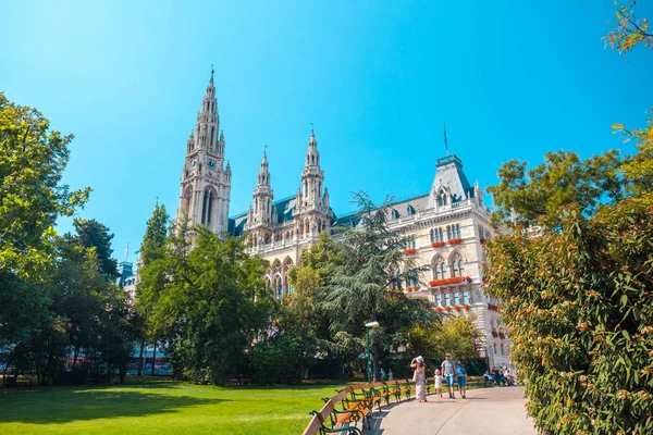 Vienna Avusturya 2018 Uzun Boylu Gotik Binanın Viyana Belediye Binası — Stok fotoğraf