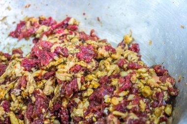 Kıyma için geleneksel Gürcü yemeği kubdari, Svaneti.