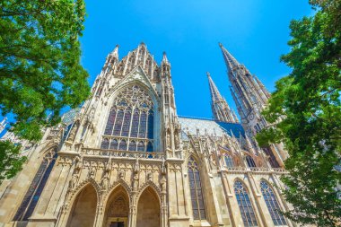 Viyana, Avusturya Ringstrasse üzerinde bulunan Votive Kilisesi (Votivkirche).